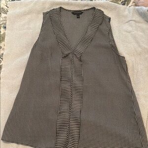 Banana Republic Monochrome Houndstooth Top